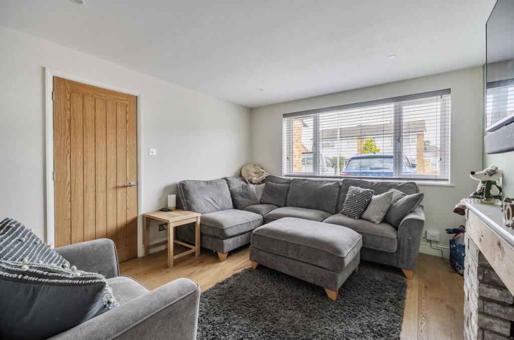 House in Tonbridge - More