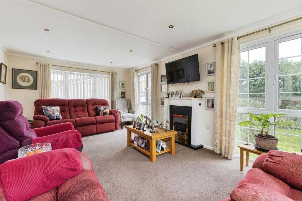 Bramble Close, Oak Tree Park, Norfolk, NR17 photo 3