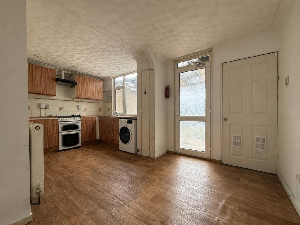 Ringway, Briar Hill, Northampton NN4 - View 3