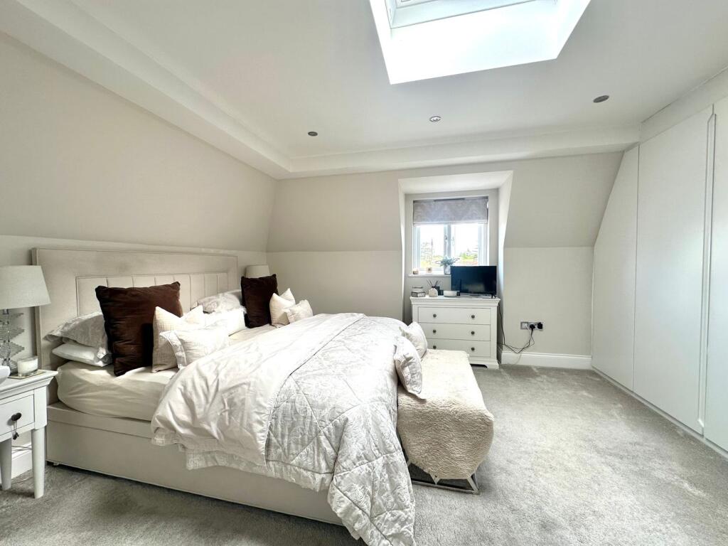House in Dacorum, Bovingdon Green, Bovingdon - View 5