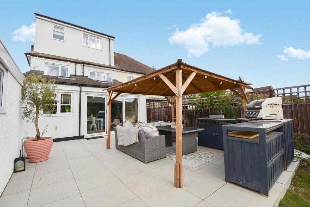 House in Milton Keynes - View 4
