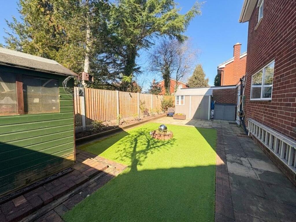 St. Andrews Drive, Holmes Chapel, CW4 photo 4