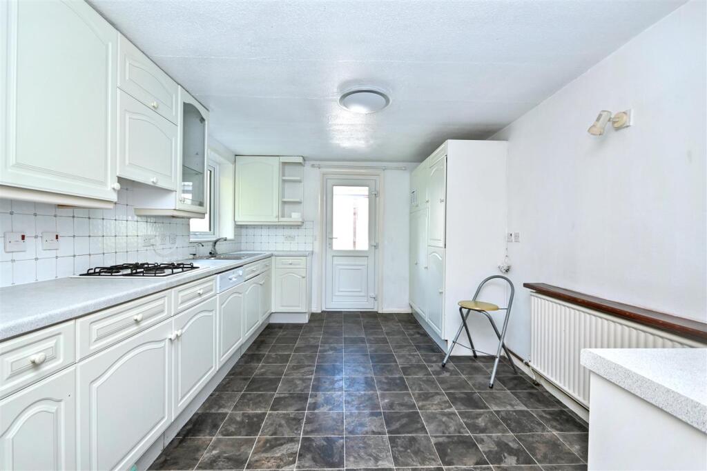 House in Eastbourne, Little Chelsea, Upperton - View 3