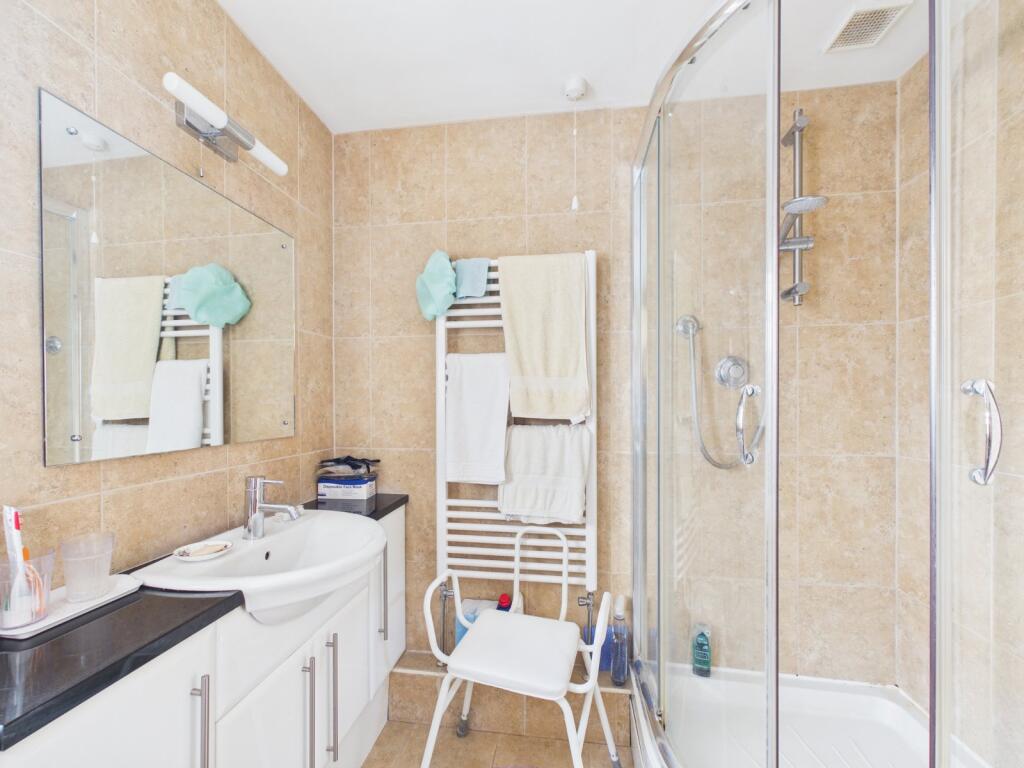 House in Buckinghamshire, Chesham - More