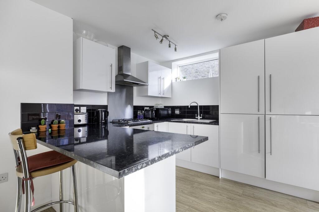 Apartment in London - View 4
