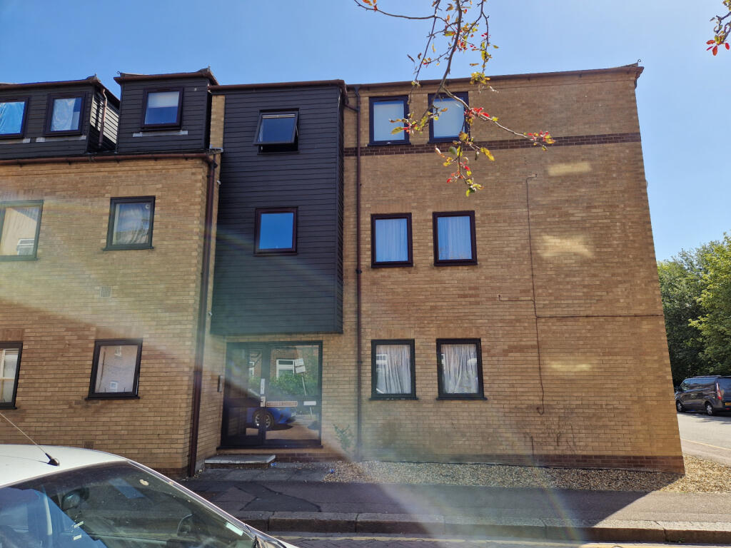 Main image of property: Wellington Street, LU1