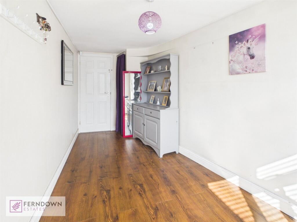 Laburnum Avenue, Birmingham, West Midlands, B37 photo 4