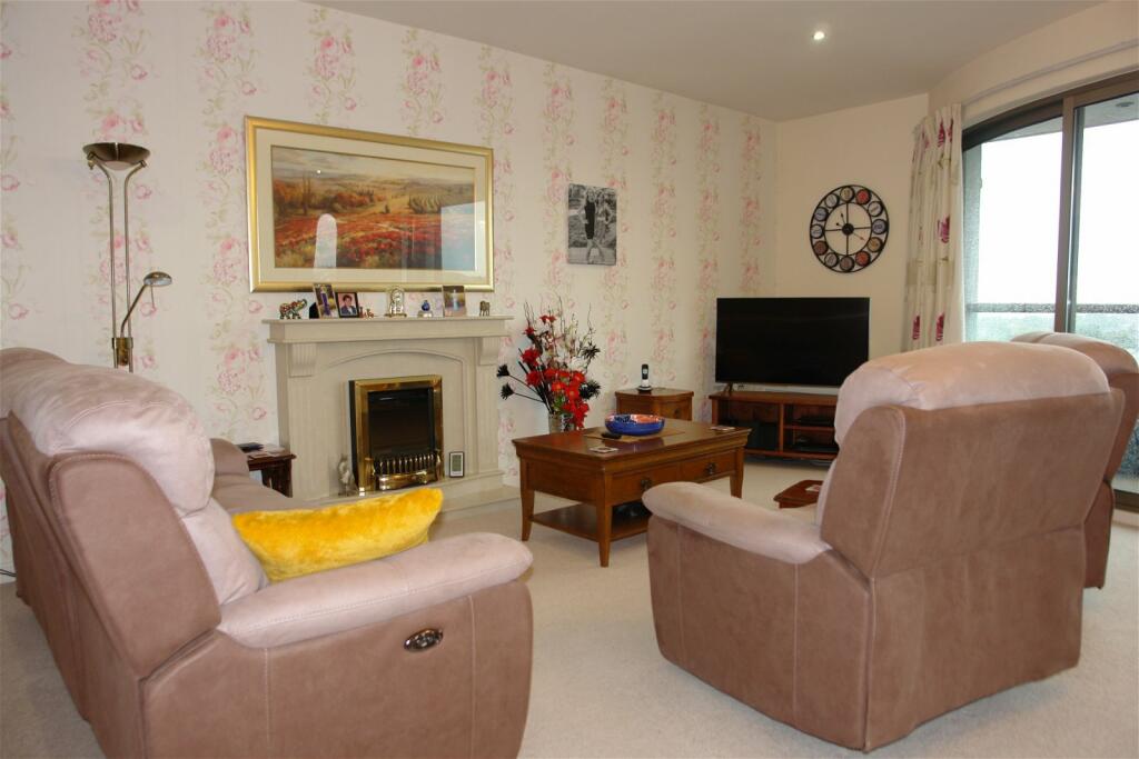 201 Sienna Court, Chadderton, OL9 0QE photo 2