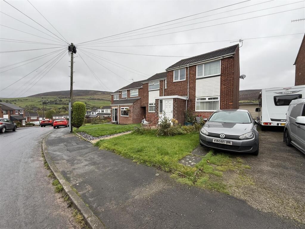 3-bed semi-detached on Crantock Drive, Stalybridge, £229,950
