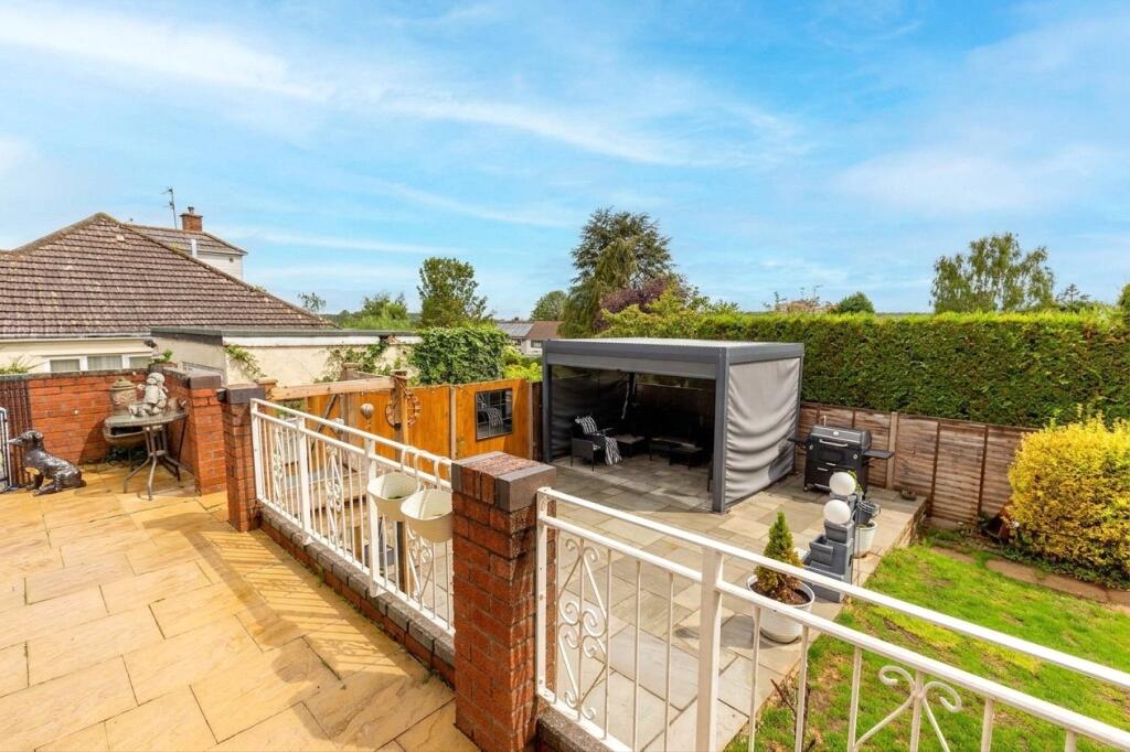 House in Bristol, Repton Grange, Henbury - More