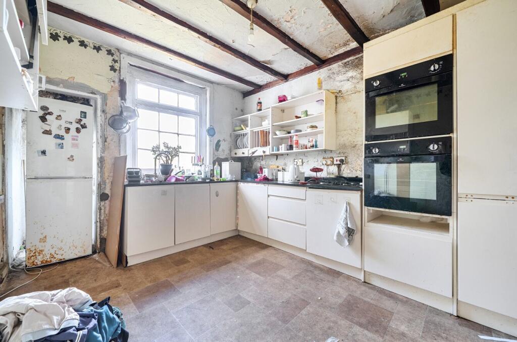 House in Harrow - View 5