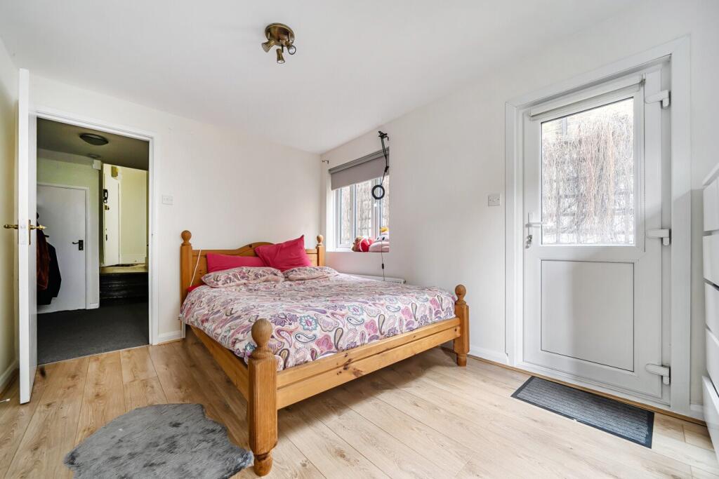 Heyford Avenue, Vauxhall, London, SW8 photo 4