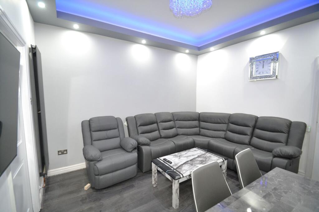 2 bedroom house share for rent