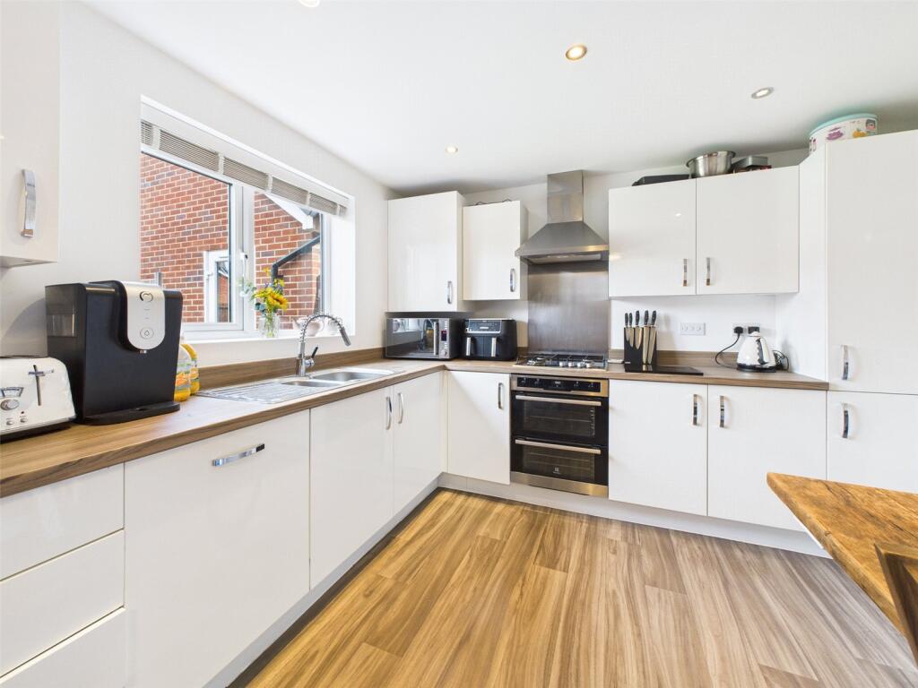 Arle Road, Cheltenham, Gloucestershire, GL51 photo 4