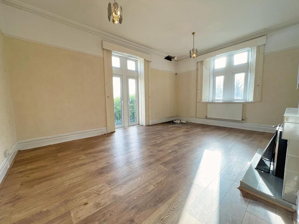 The Vicarage, Upper Church Village, Pontypridd CF38 1EP photo 3