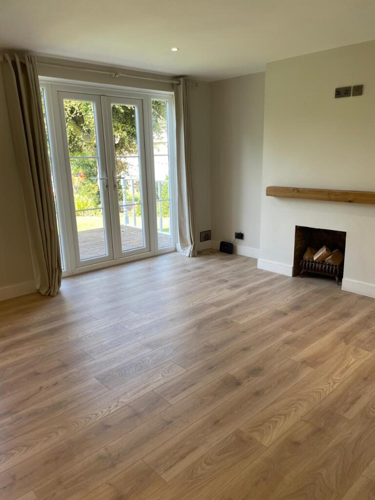 Apartment in Borehamwood, Elstree and Borehamwood - View 2