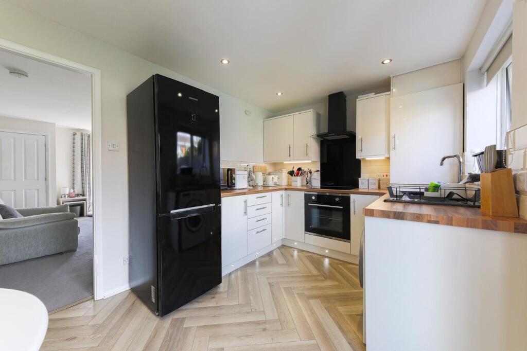 Bede Close, Holystone, NE12 photo 3