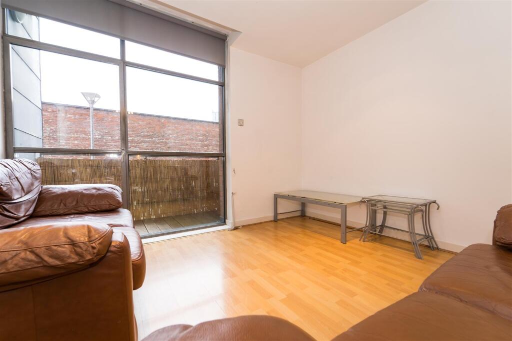 Apartment in Manchester, Civic Quarter, City Centre - View 2