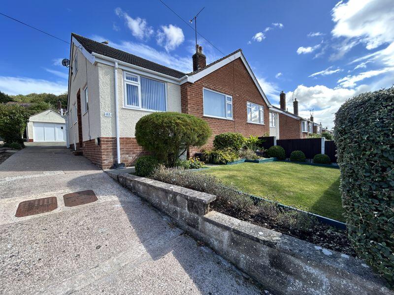 3-bed bungalow on Cambrian Drive, Rhos on Sea, £259,950