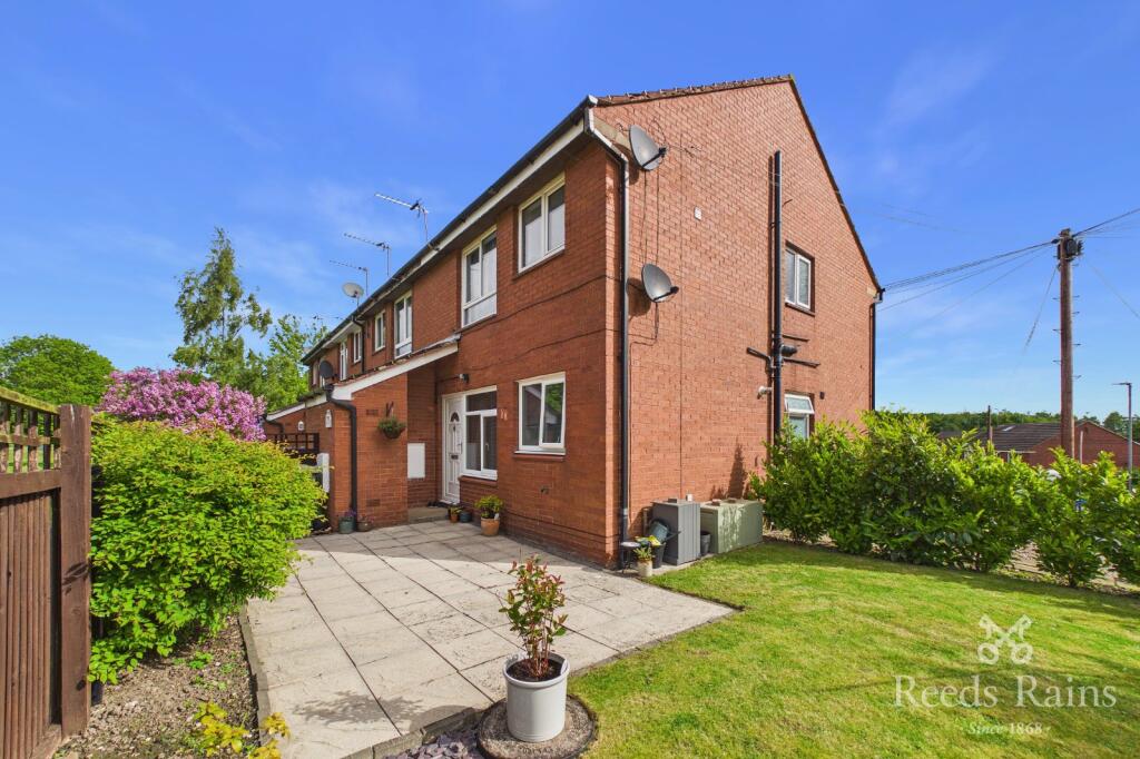 1-bed flat on Sharp House Road, Leeds, West Yorkshire, LS10, £110,000