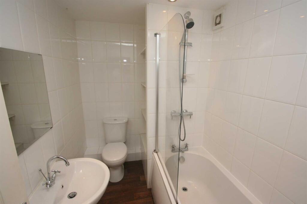 Apartment in Warrington - View 5
