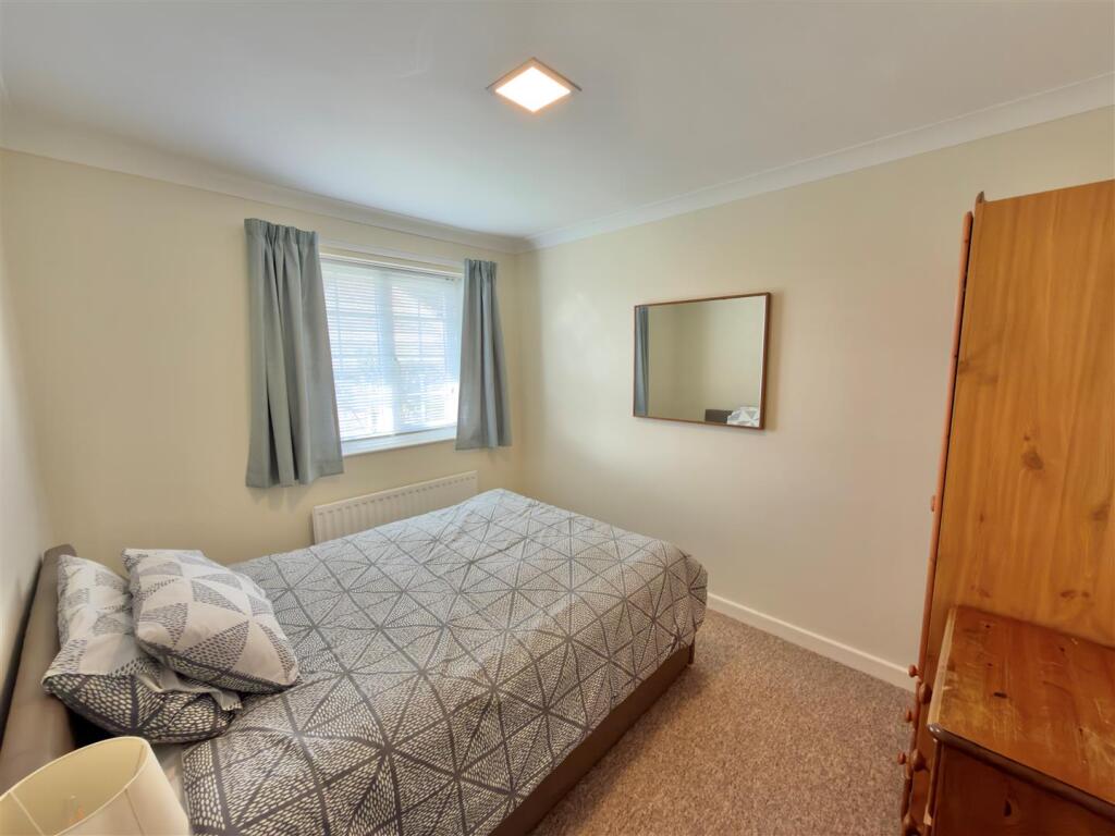 House in Freshwater, Pound Green - View 5