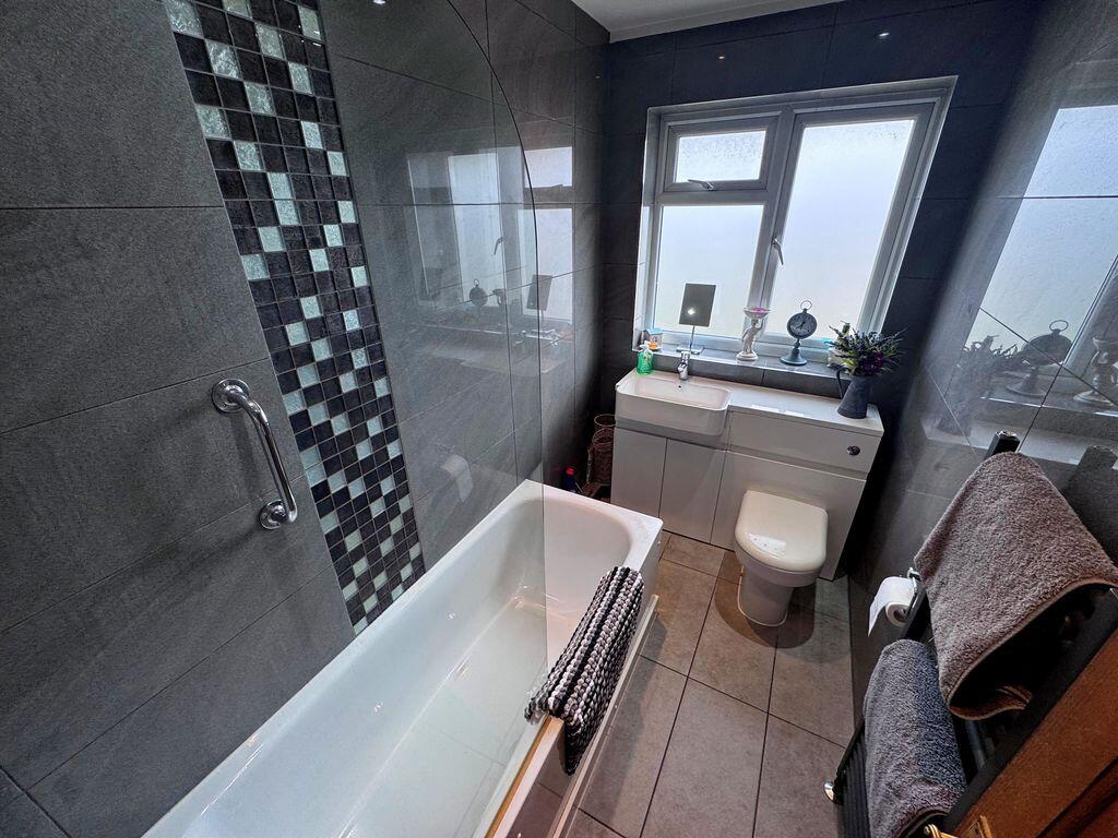 House in London - View 3
