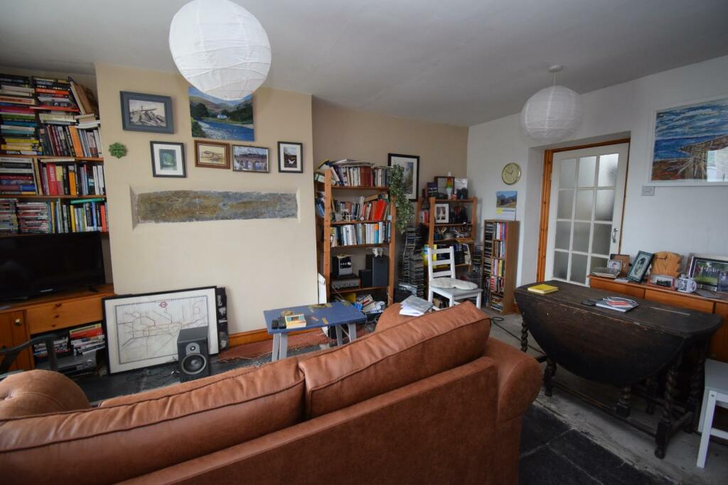 Penrhyndeudraeth photo 4