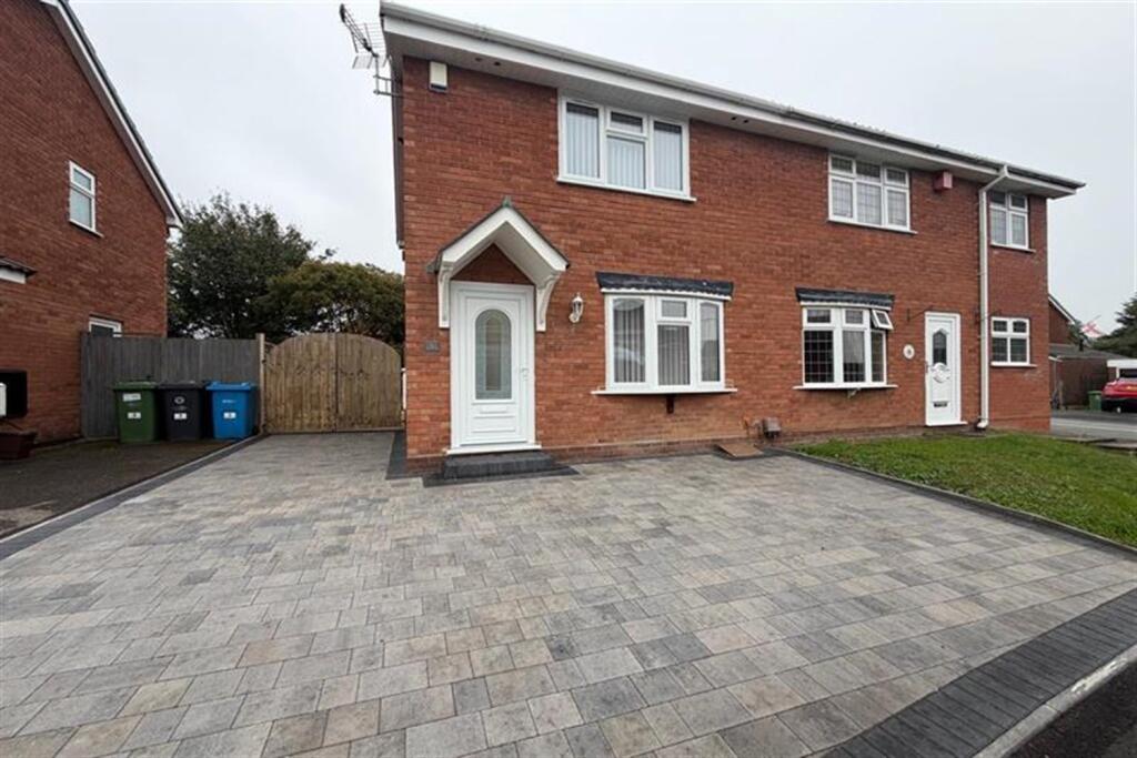 House in South Staffordshire, Featherstone - View 3
