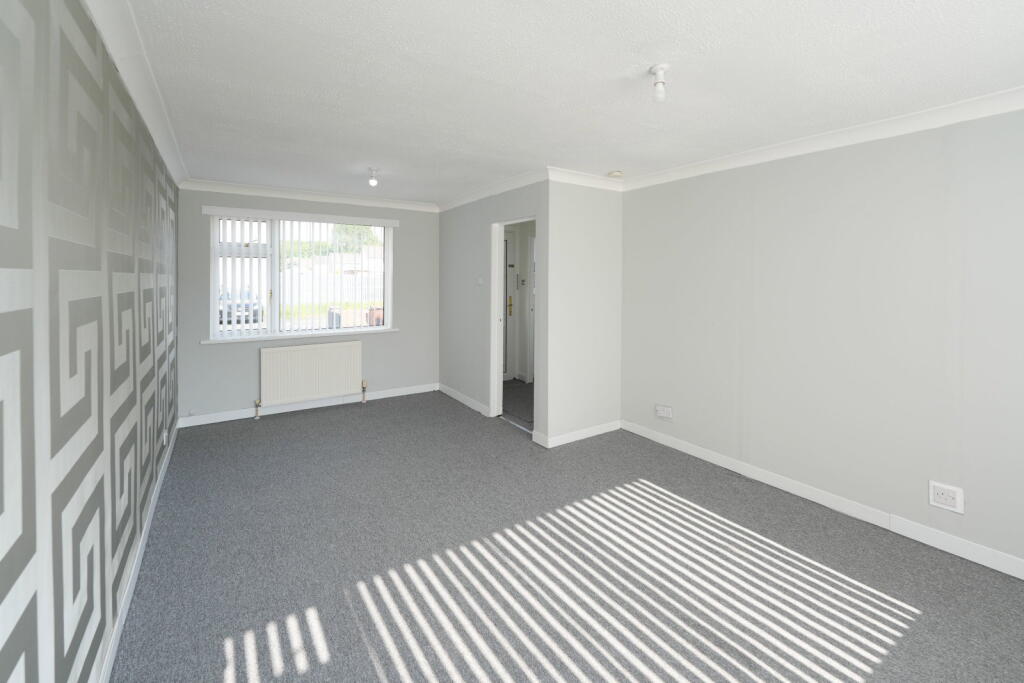 Leven Place, Irvine, KA12 9PE photo 3