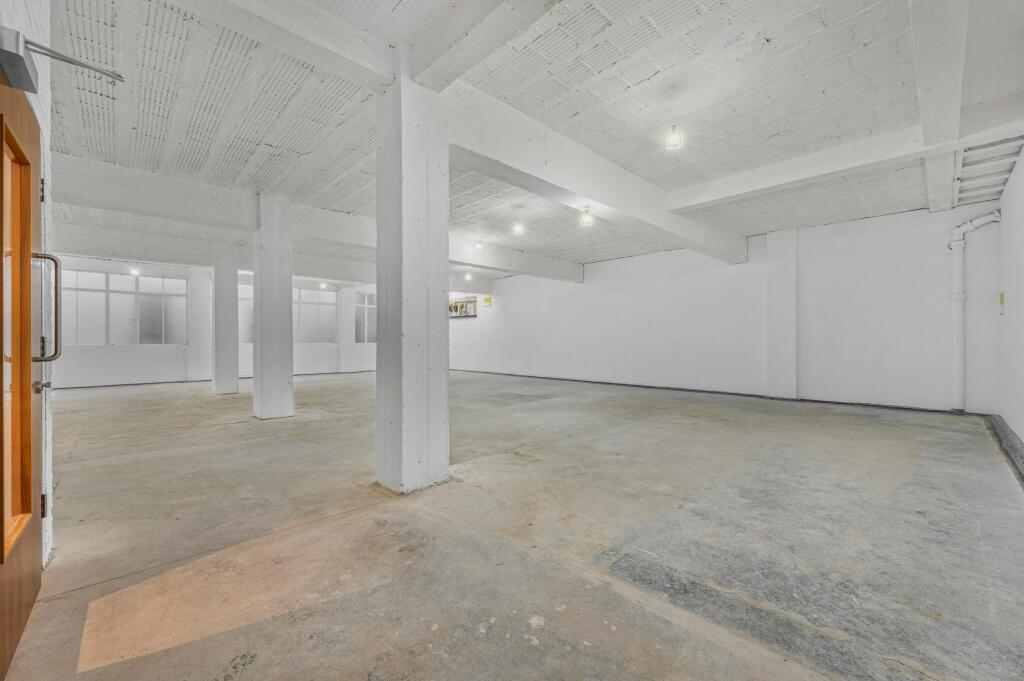 hall 1.jpg
