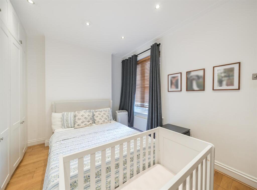 Apartment in London - View 5