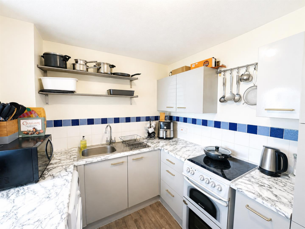 Canterbury Close, Rowley Regis photo 5