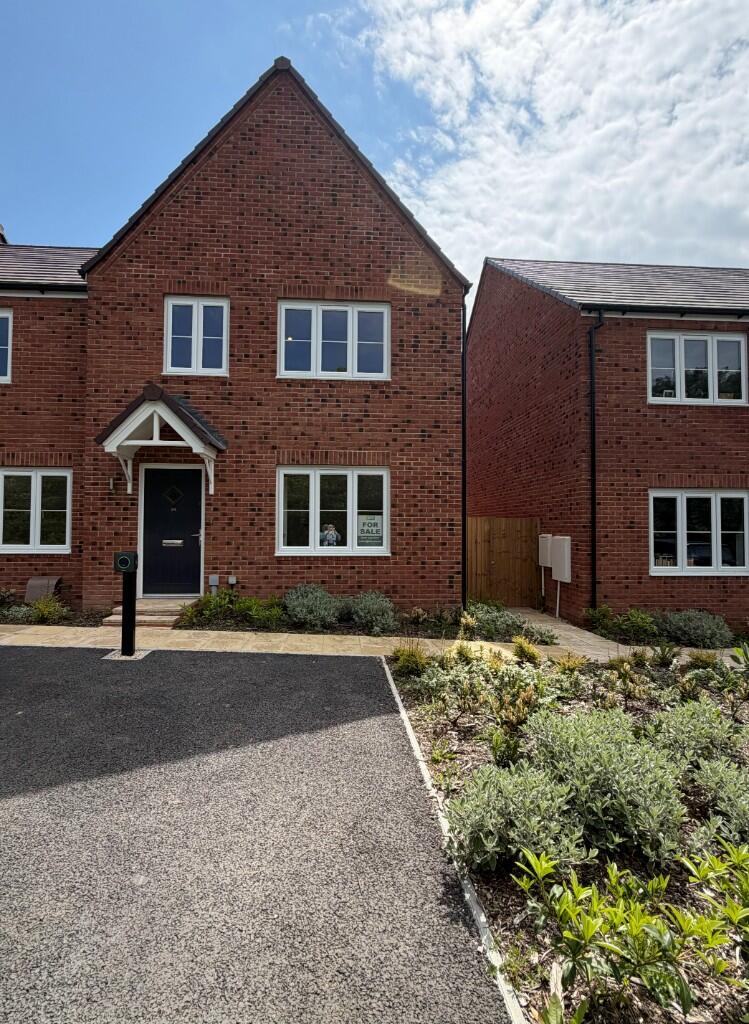 Main image of property: HOPFIELDS,
Leadon Way,
Ledbury,
HR8 2WF