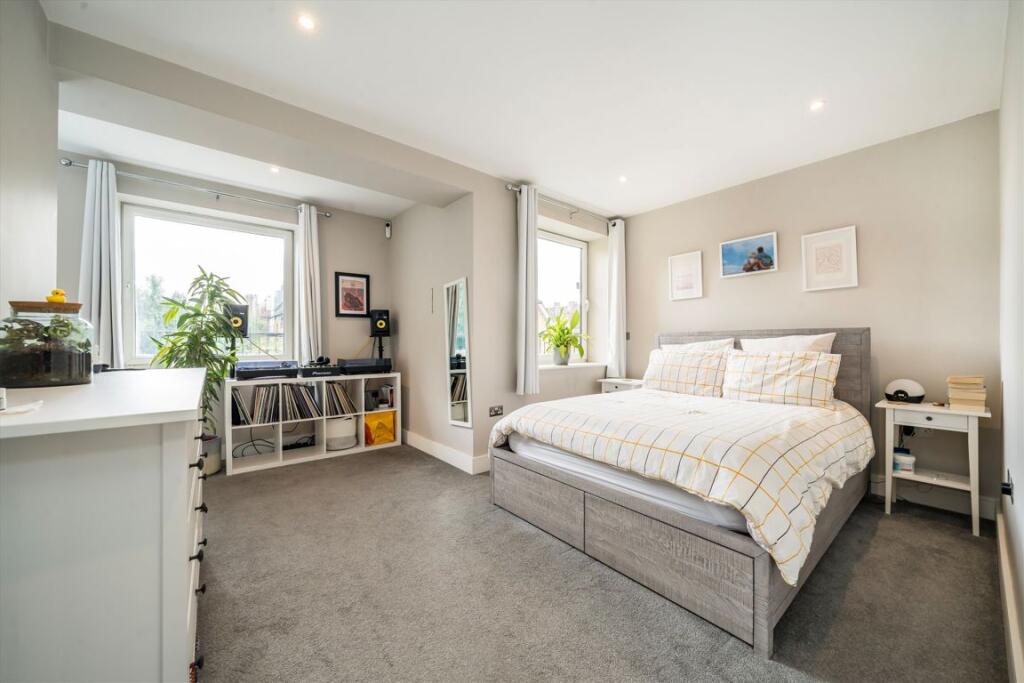 Apartment in London - More