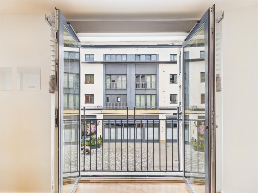 Apartment in Leamington Spa, Milverton, Royal Leamington Spa - More