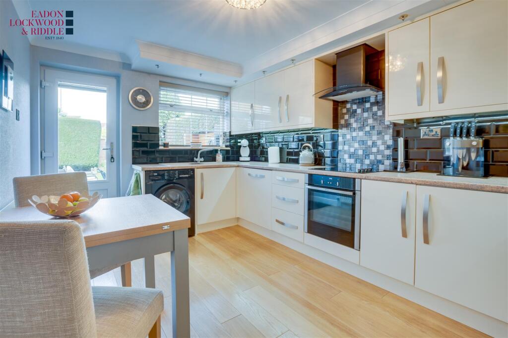 Stratford Way, Bramley, Rotherham photo 4