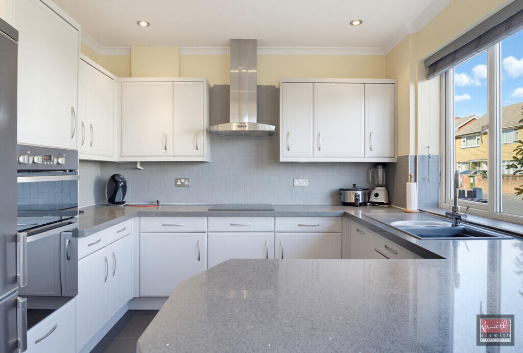 House in Spelthorne, Surrey - View 4