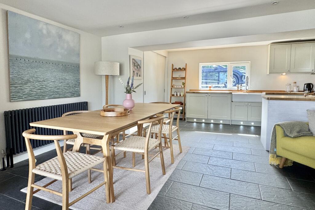Tamarisk Lodge, Mawgan Porth, TR8 - More