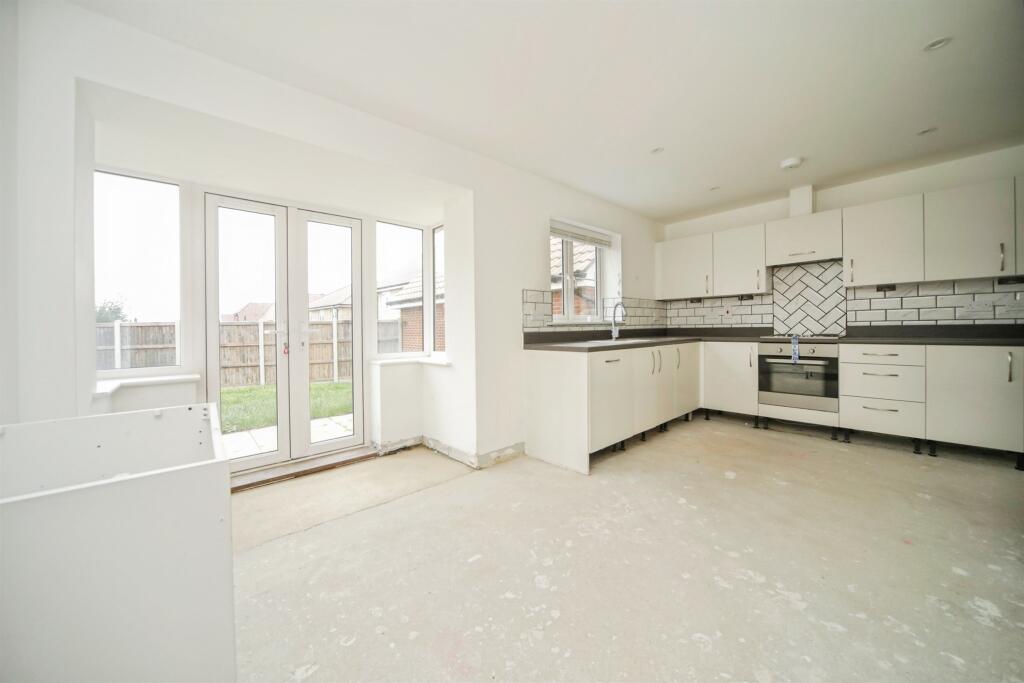 Furlong Close, Elmswell, Bury St. Edmunds photo 3