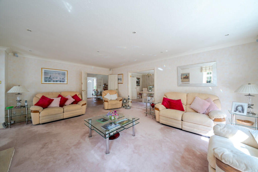 House in Slough - View 3