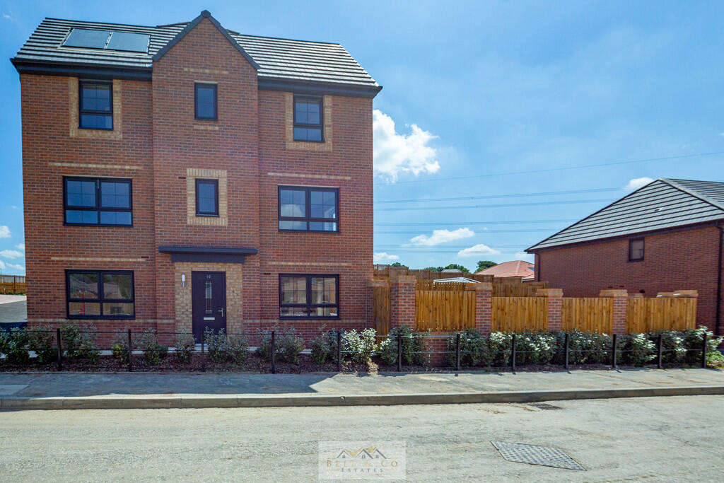 3-bed semi-detached on Aspire Way, Staveley, £67,500