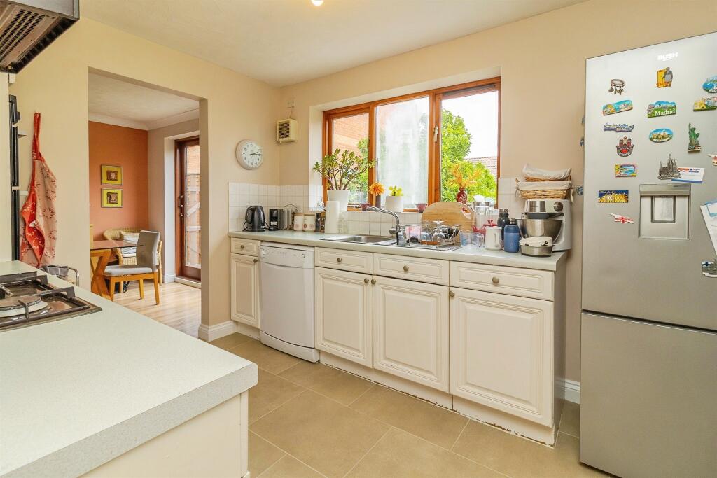 House in Milton Keynes, Wavendon Gate - View 4