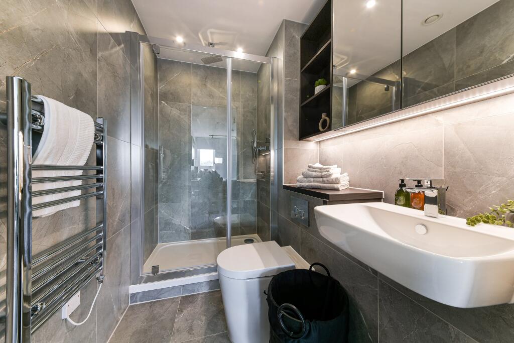 Apartment in London, College Park - View 4