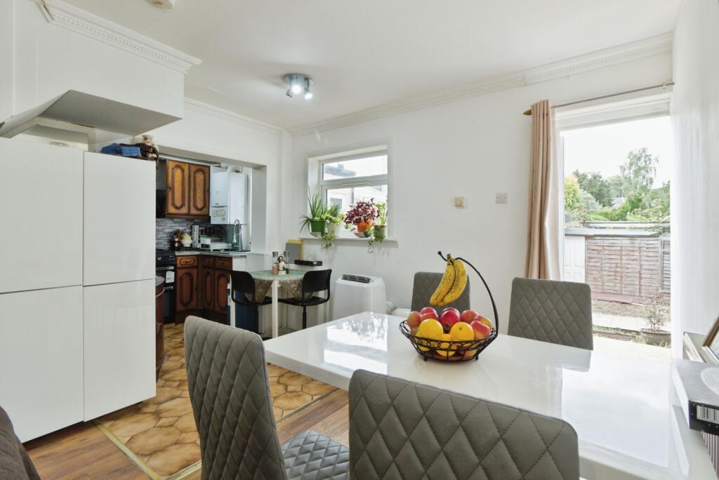 House in London - View 3