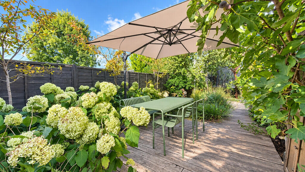 House in Guildford - View 2