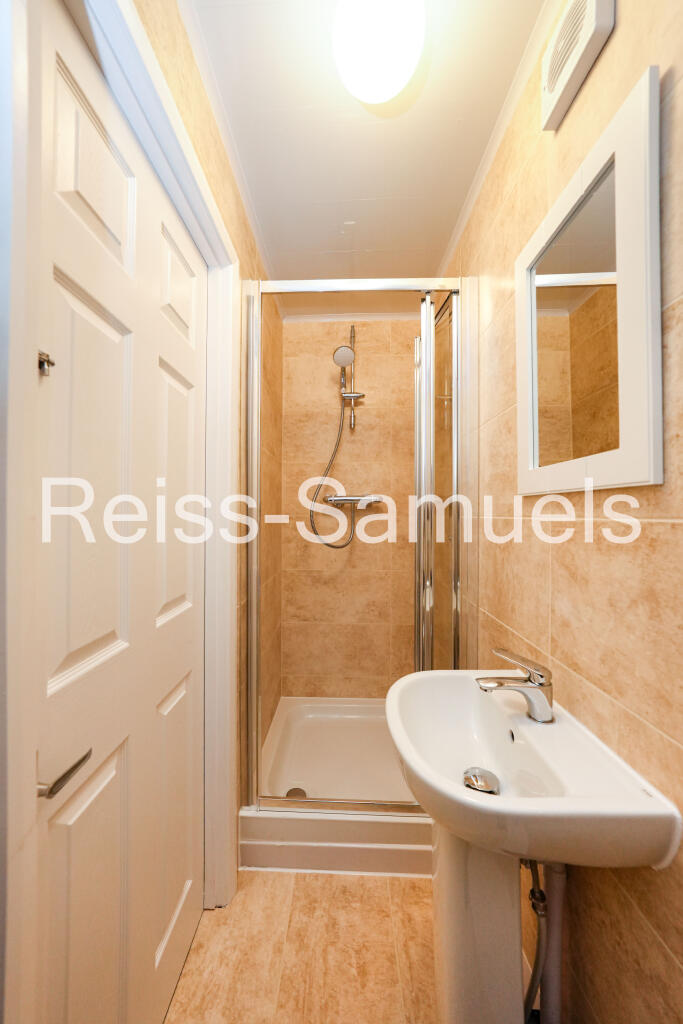 5 bedroom town house for rent
