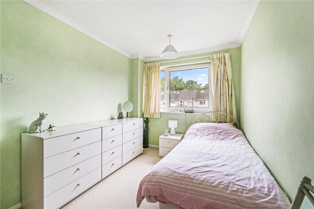 House in London, Strawberry Hill - More