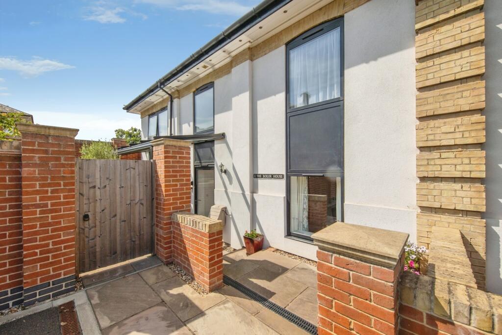Main image of property: Ribbans Park Road, Ipswich, Suffolk, IP3
