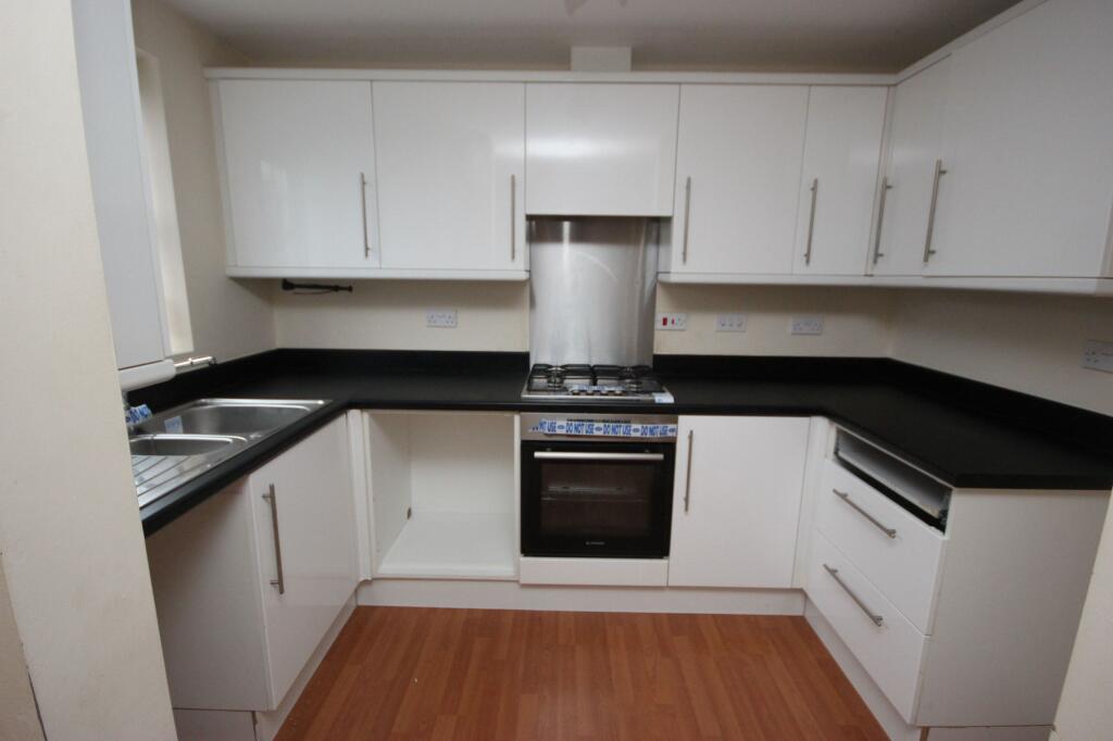Palatine Street, Denton, M34 photo 3